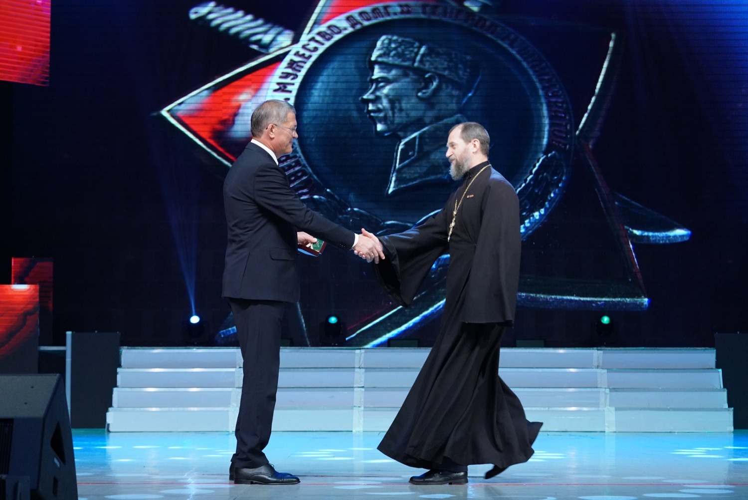 Олег Яровиков