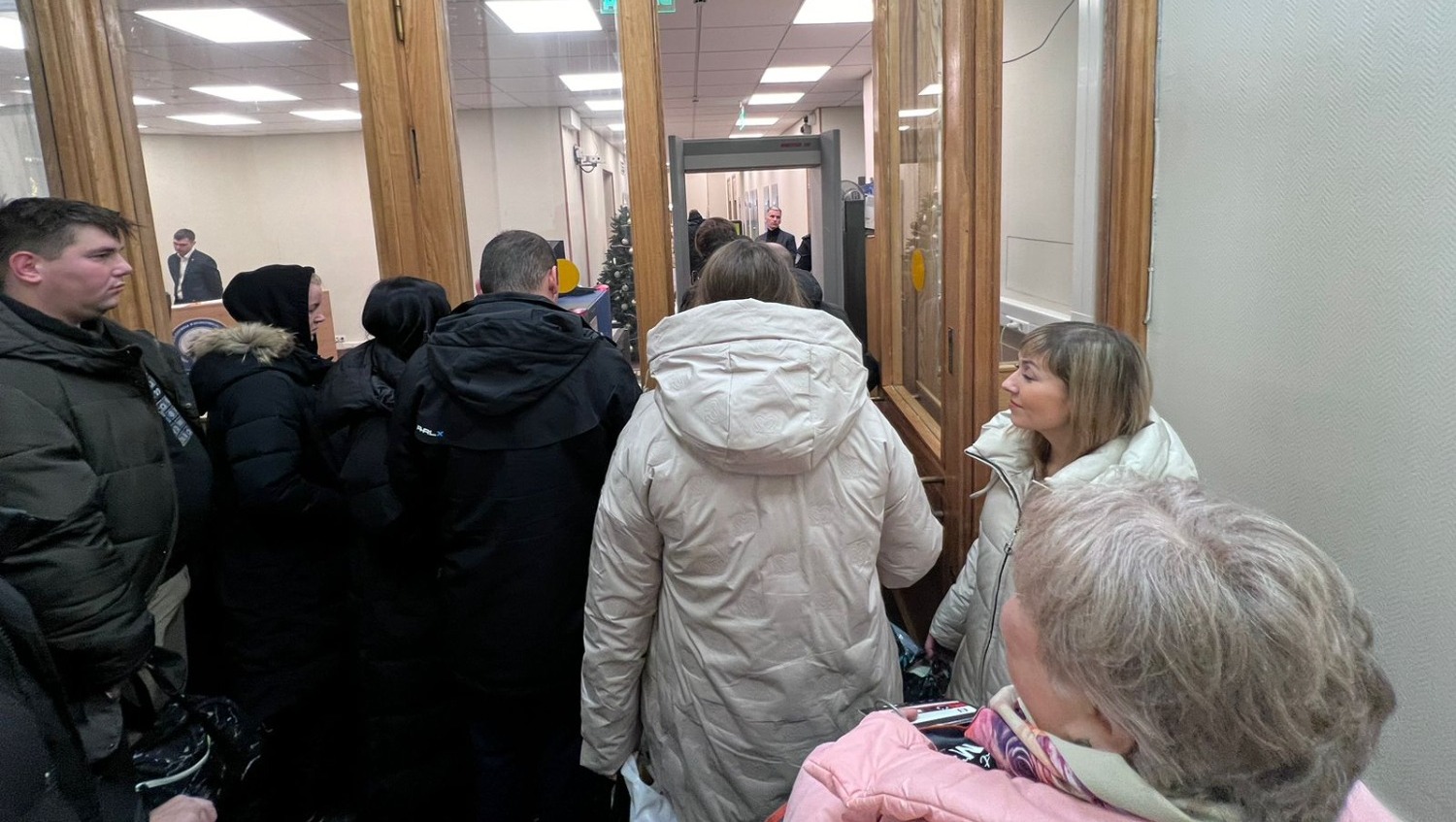 Ксения Калинина   Малая часть очереди за бейджами