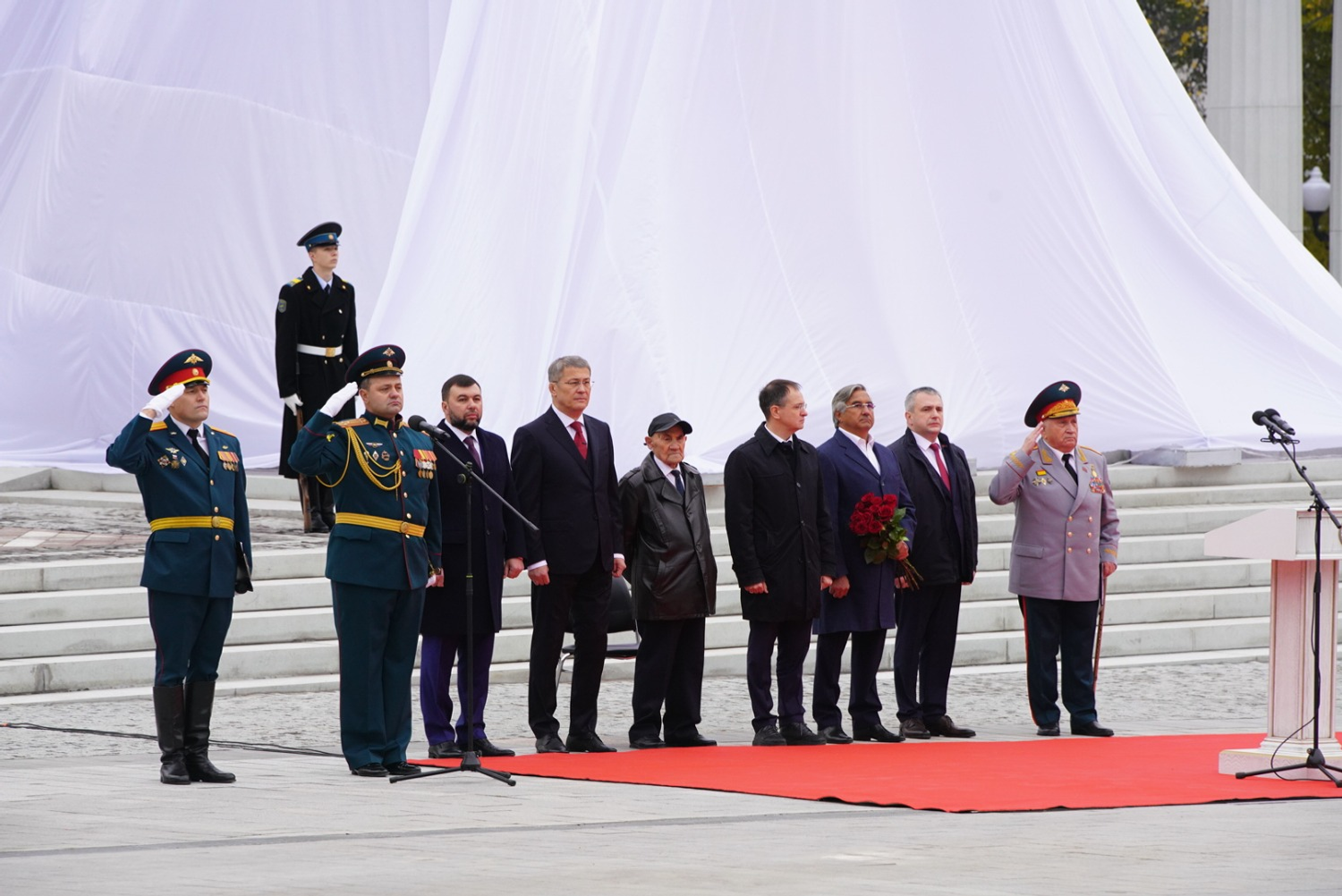 Олег Яровиков