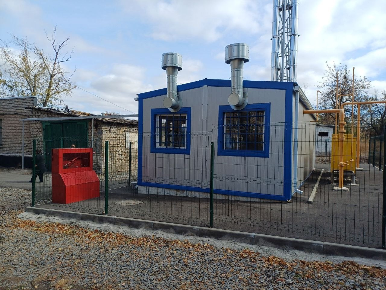 автора  Установленная в Красном Луче новая газовая котельная