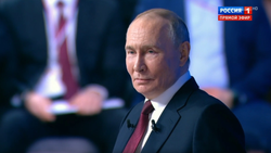 Путин пообещал проработать вопросы блокировки мобильной связи