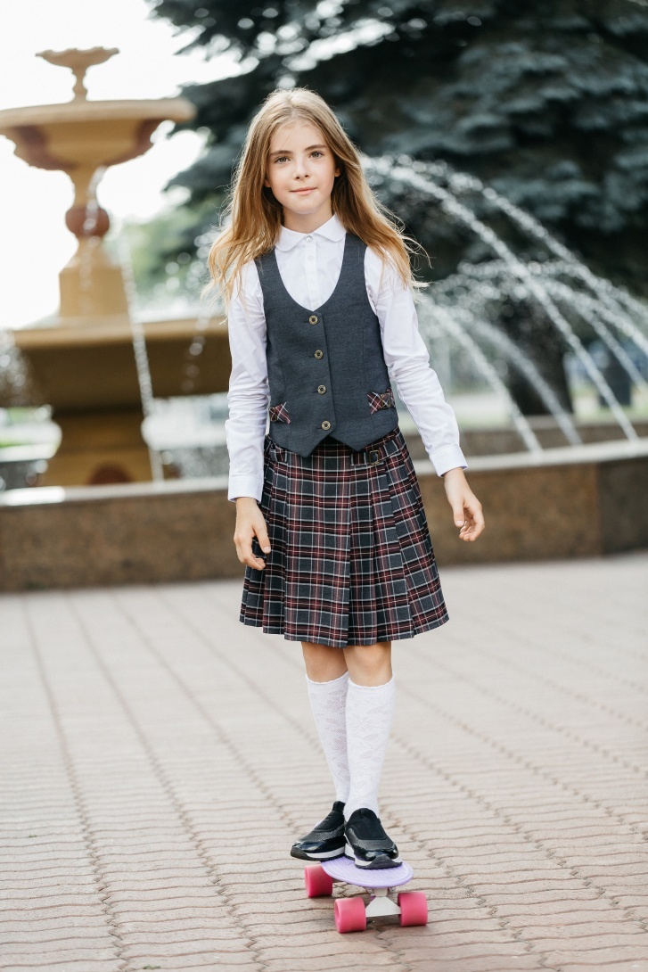 Белая блузка для девочки (состав: хлопок 97%, спандекс 3%) Фото: «Пеплос»