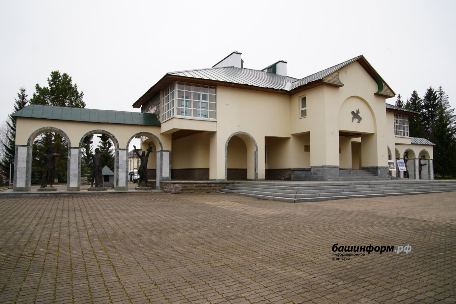 Олег Яровиков