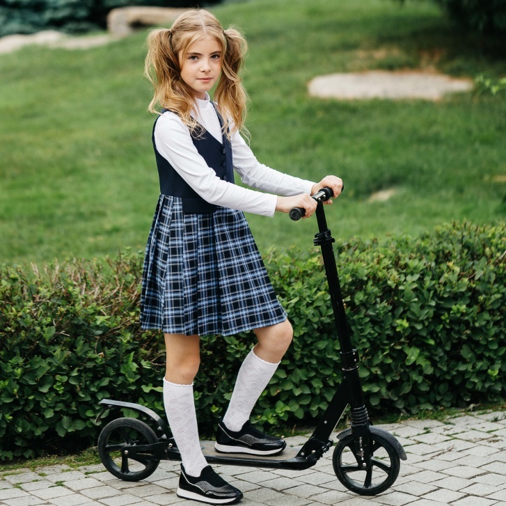 Клетчатая юбка для девочки (состав: вискоза 50%, полиэстер 50%) Фото: «Пеплос»