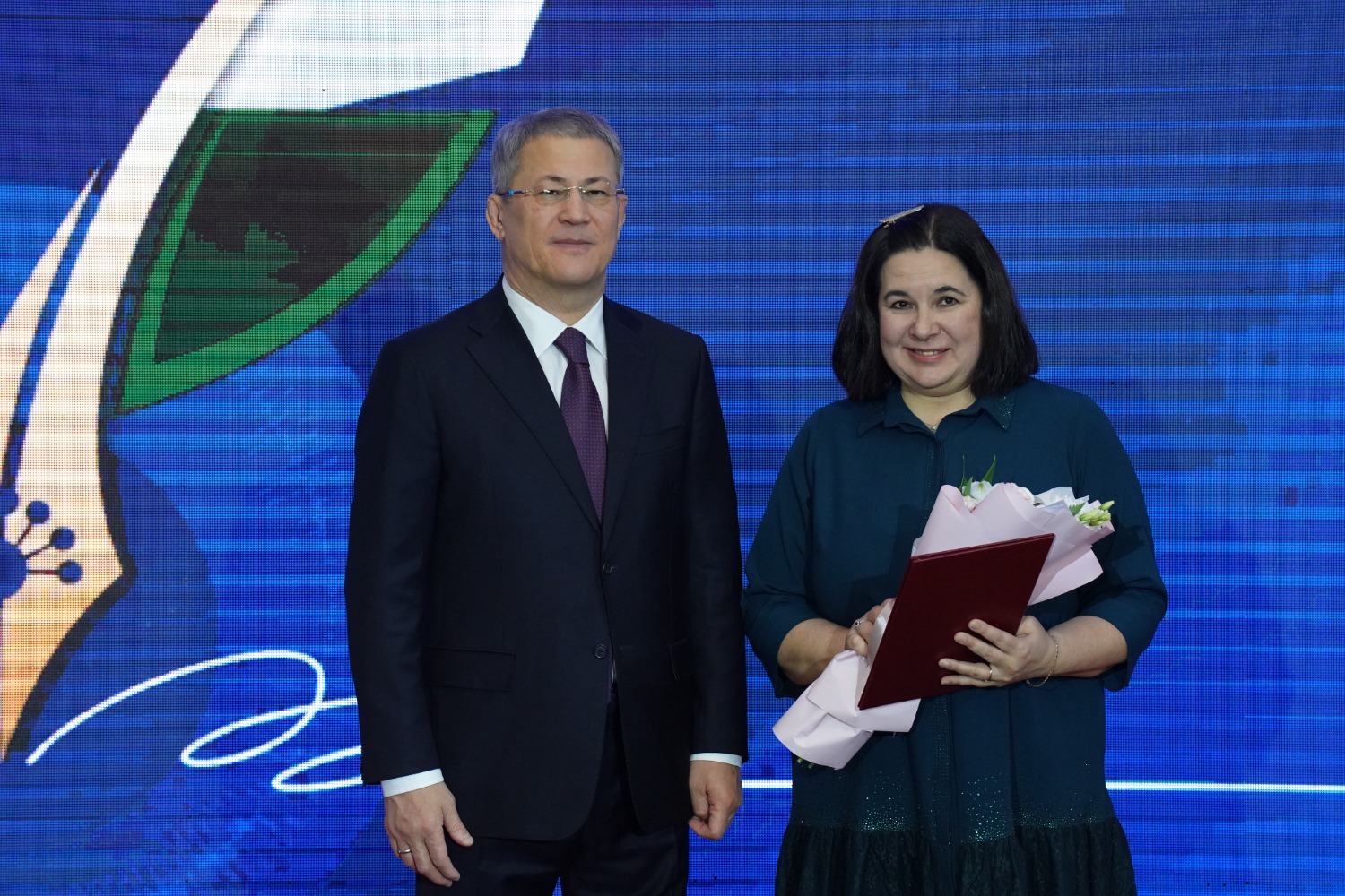 Олег Яровиков  Директор-редактор ООО «Рекламно-информационное агентство «Уфа-пресс» – редакция Интернет издания «АиФ-Уфа» Лиза Валиева