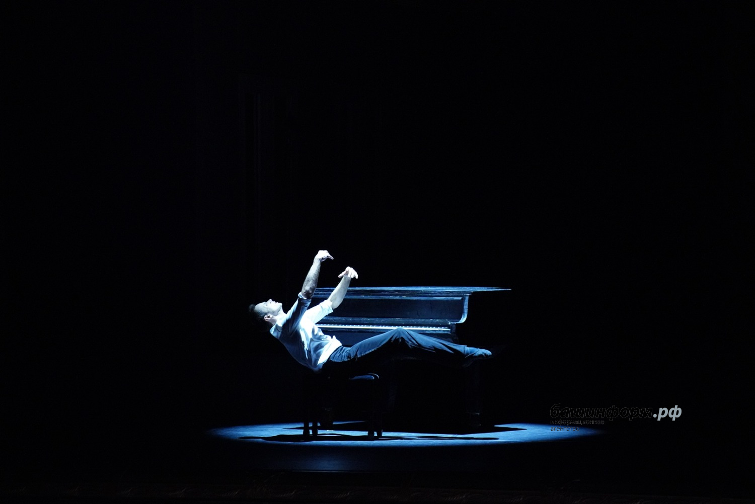 Олег Яровиков