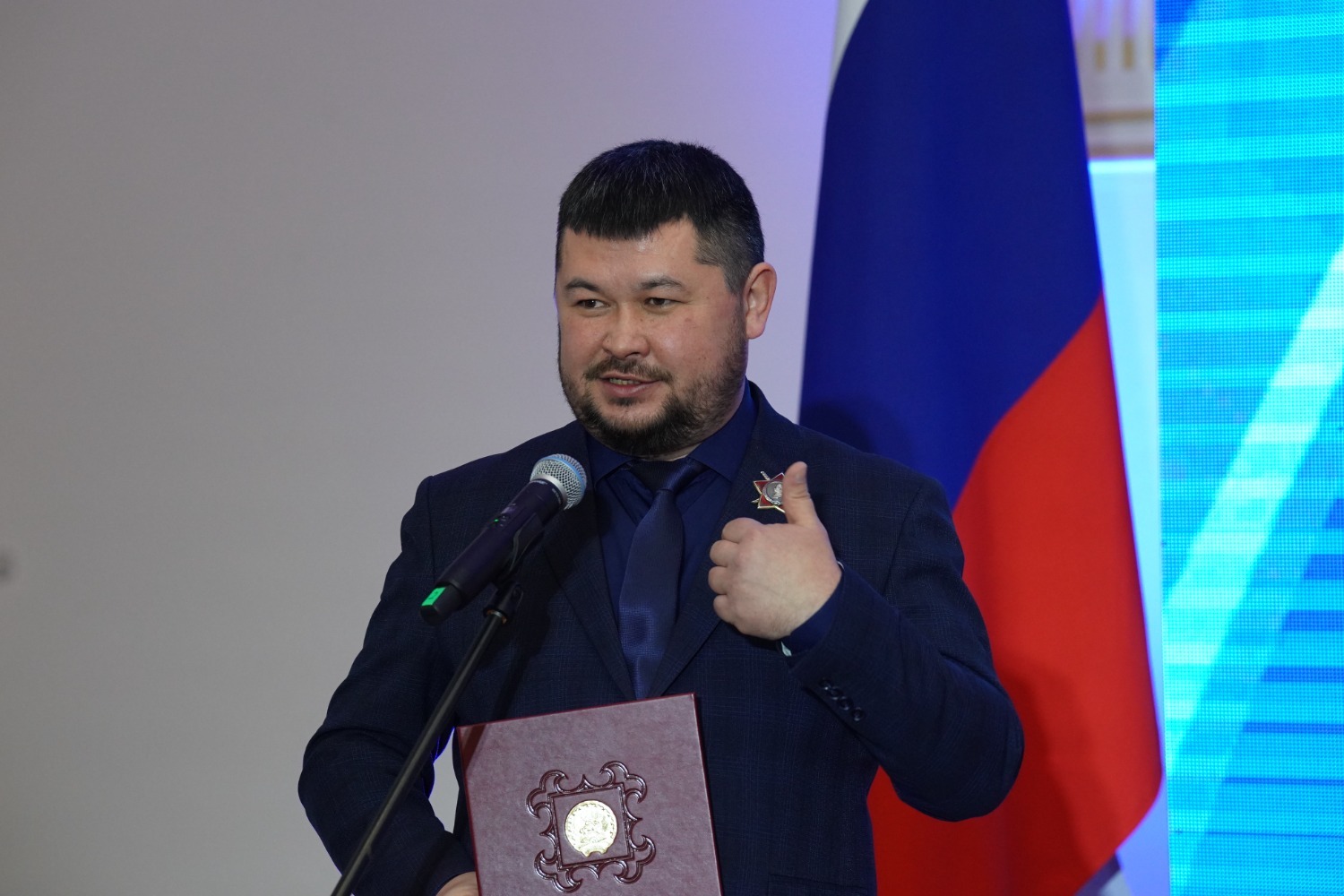 Олег Яровиков  Комментатор ТРК «Башкортостан» Азат Садрыев