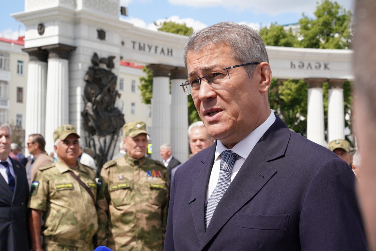 Олег Яровиков