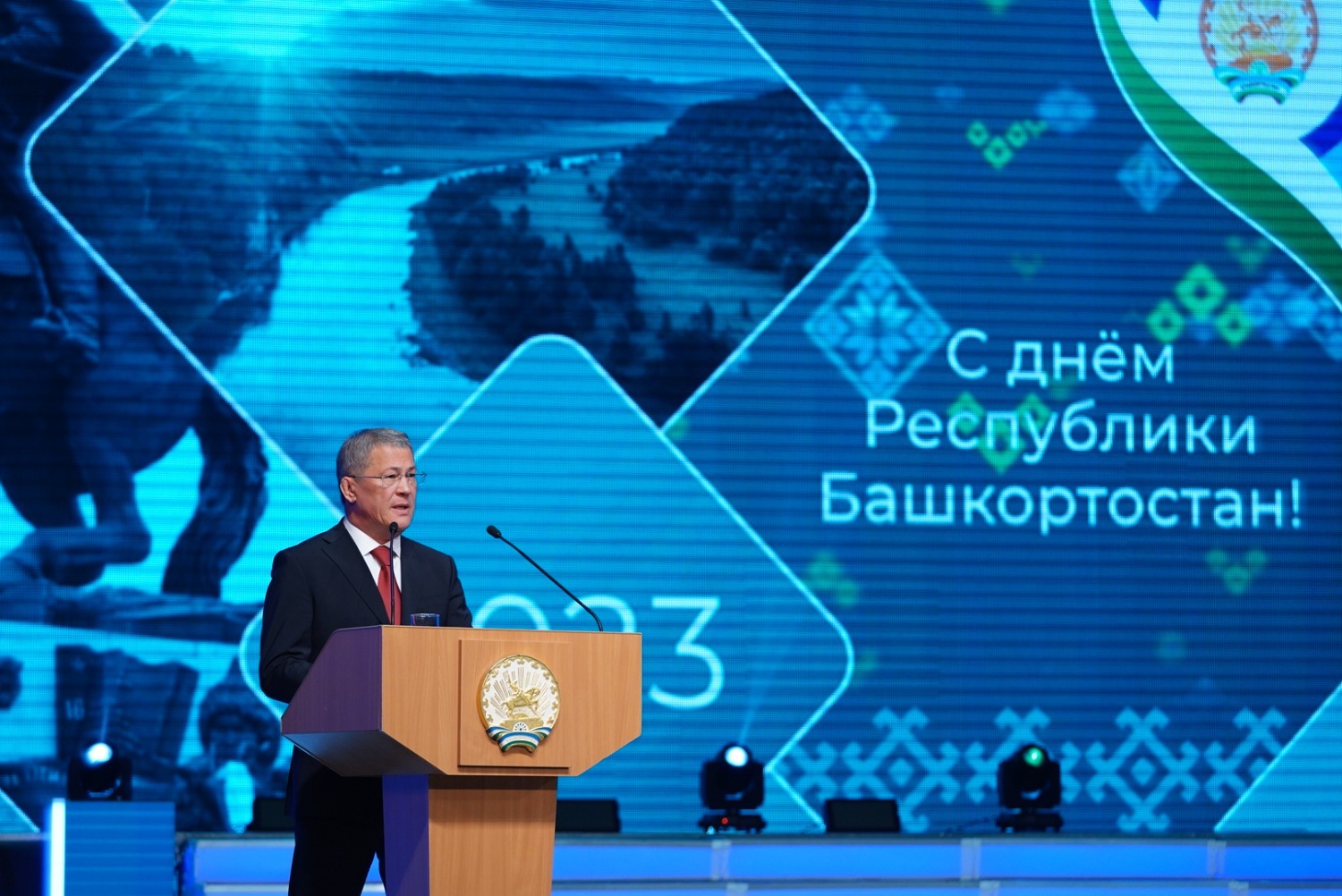 Олег Яровиков