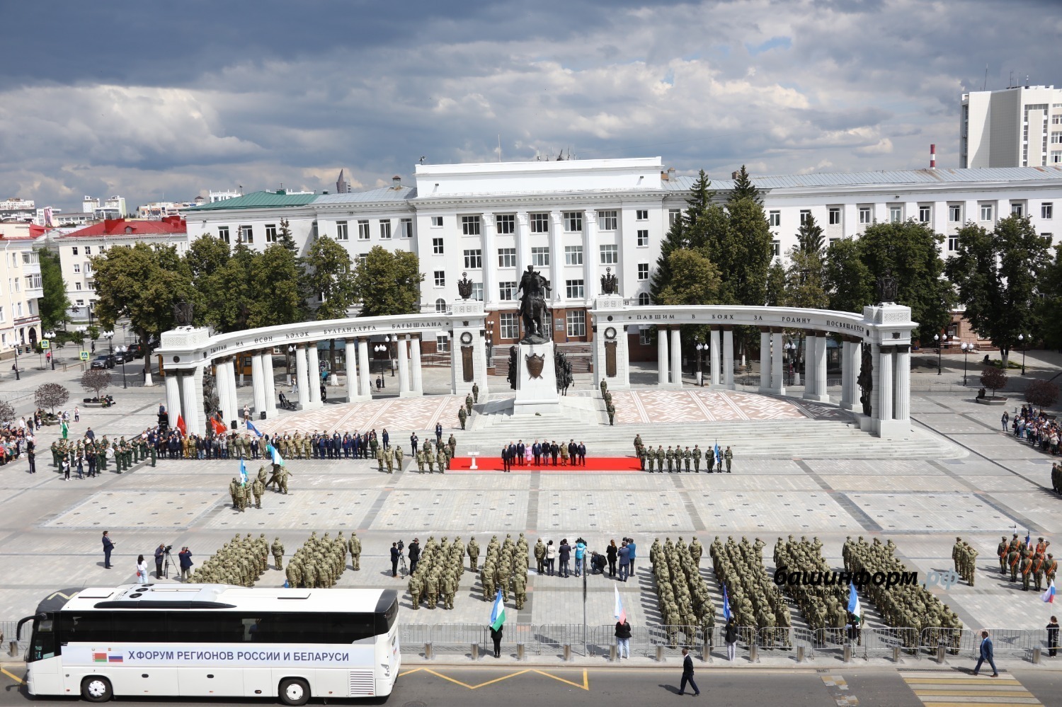 Олег Яровиков