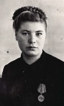 Передовик производства, оператор 1 промысла треста Ишимбайбурнефть Гудкова Клавдия