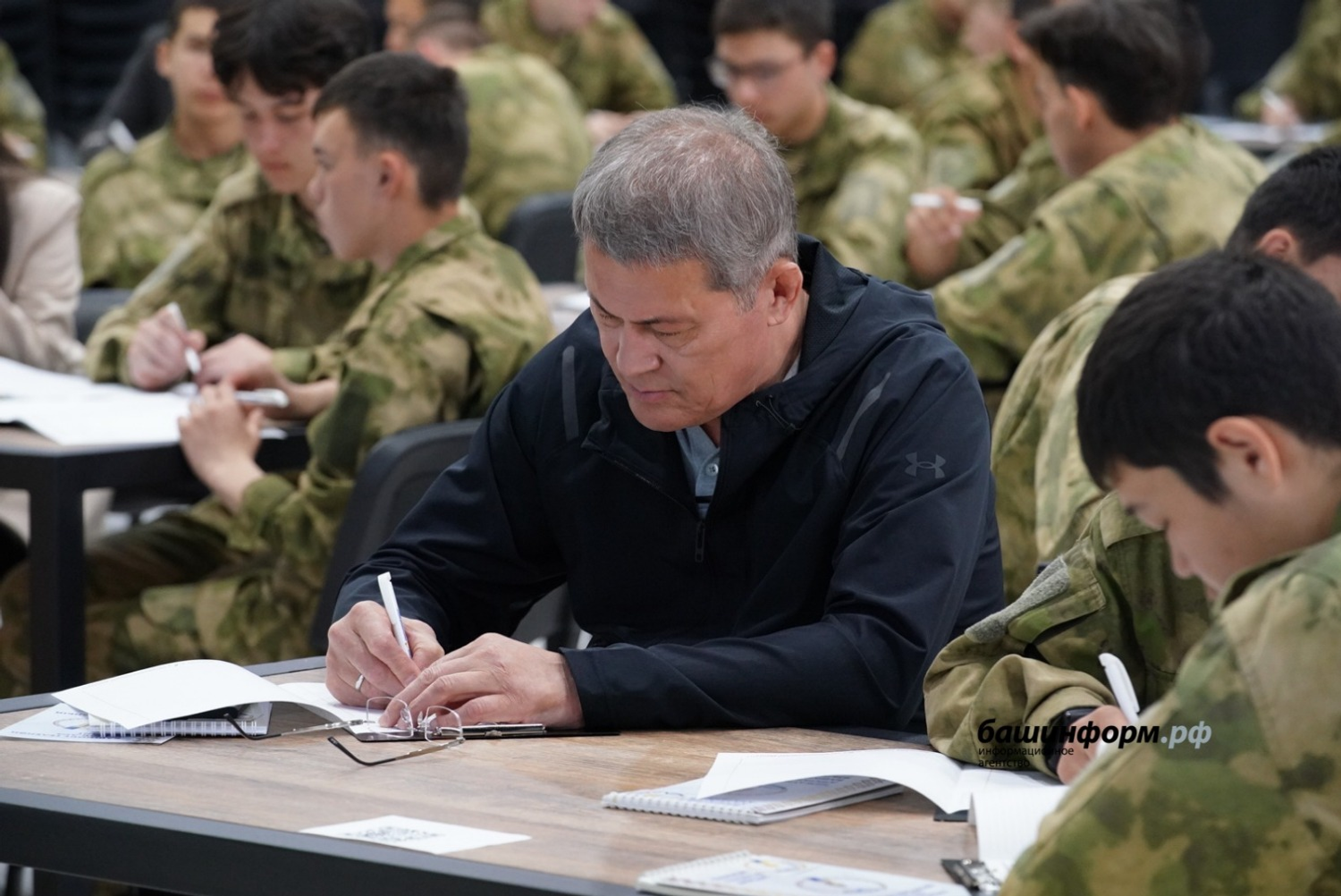 Олег Яровиков