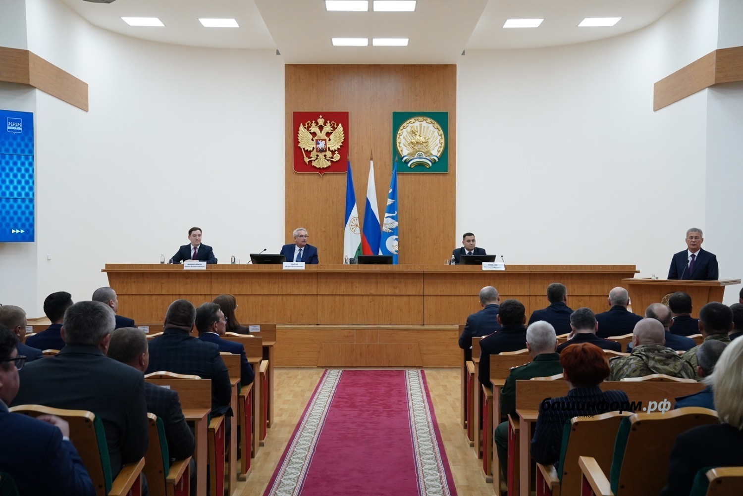 Олег Яровиков