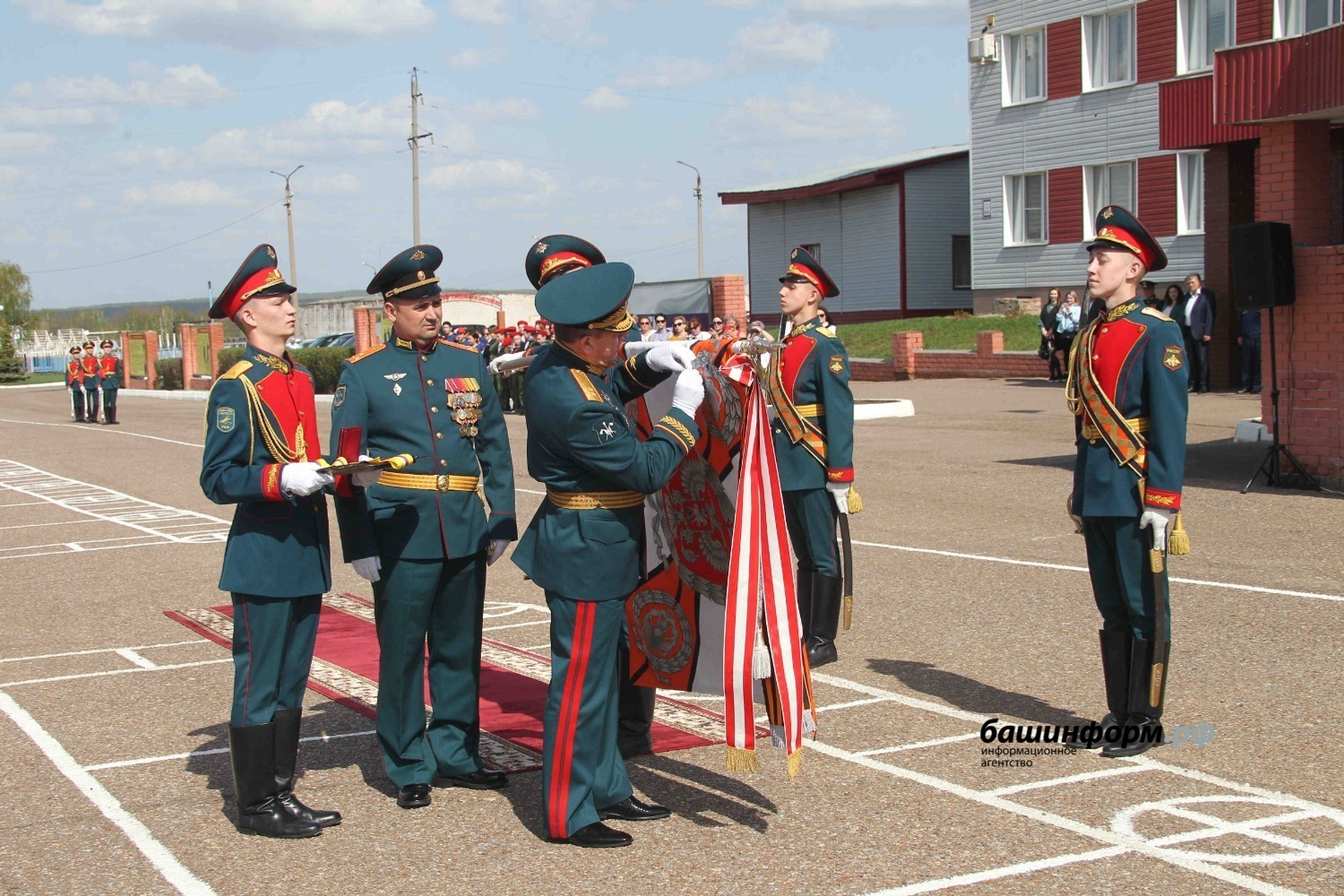 Олег Яровиков