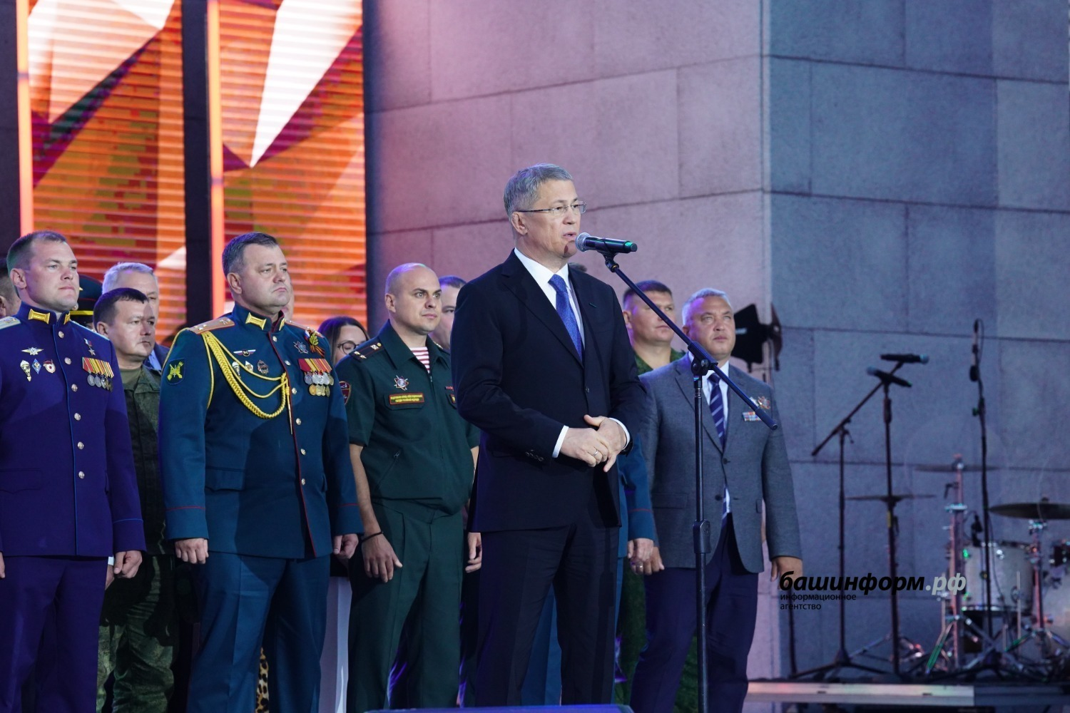 Олег Яровиков