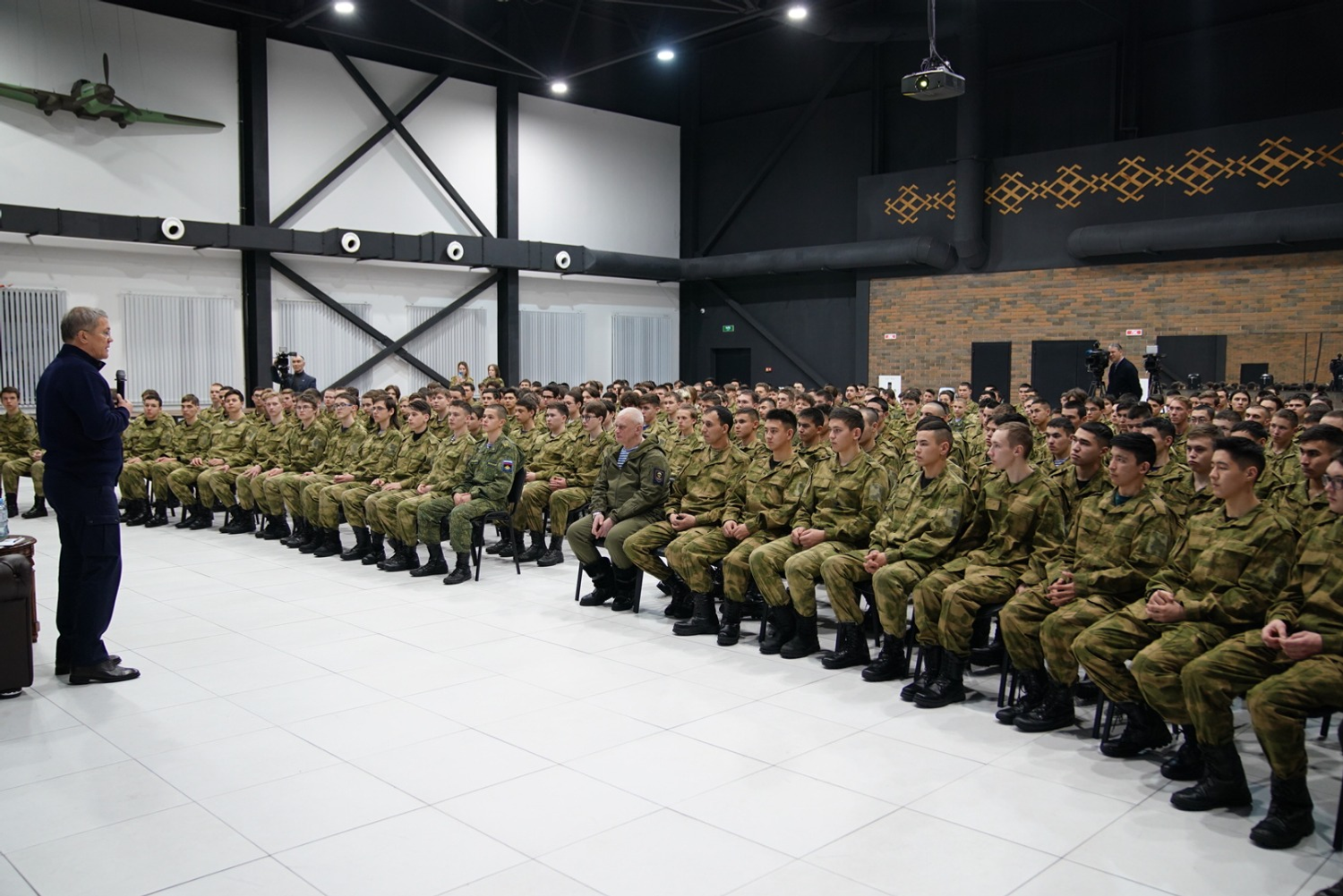 Олег Яровиков