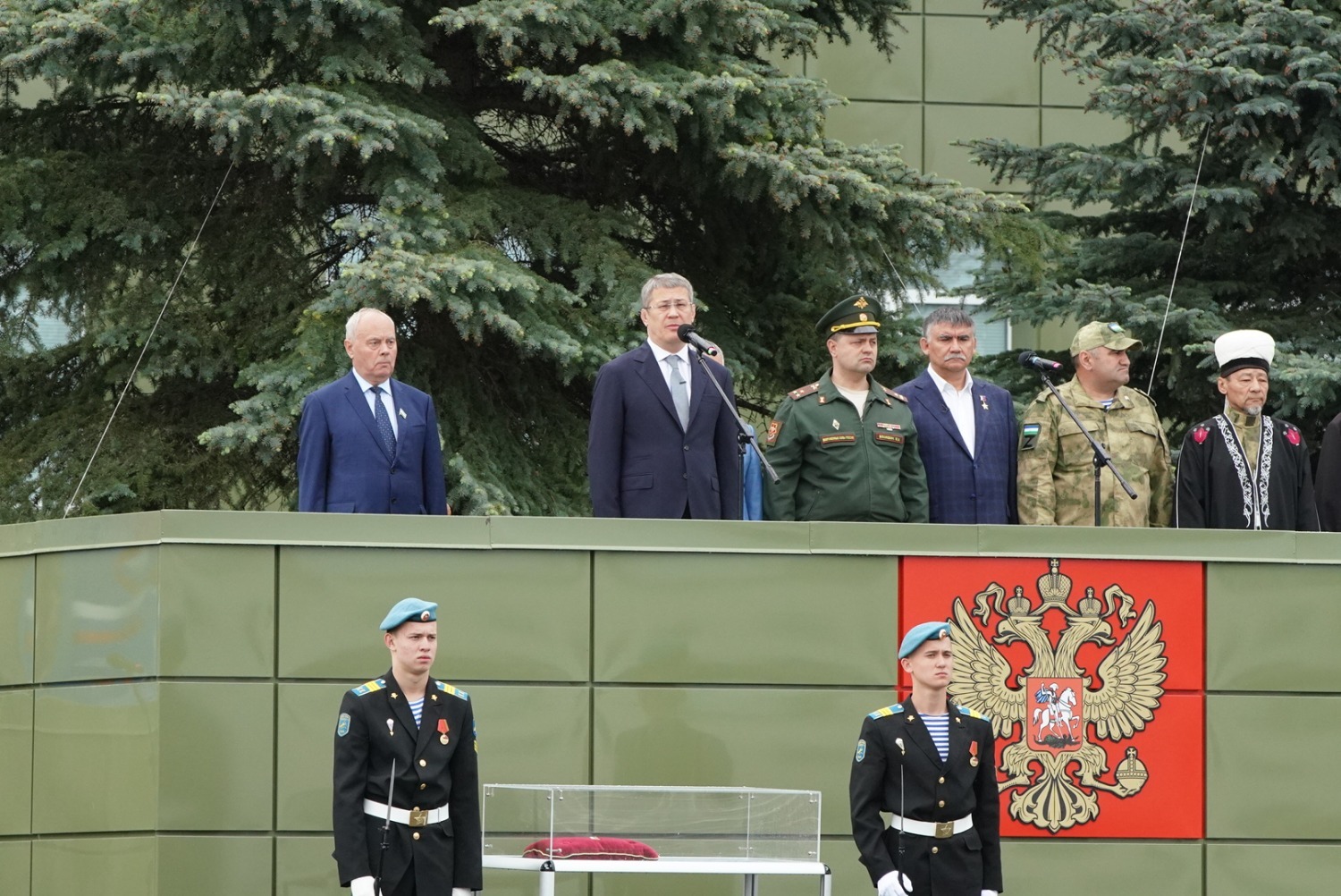 Олег Яровиков