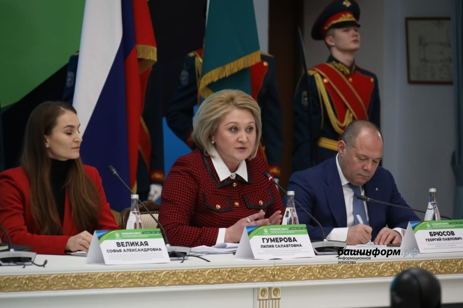 Олег Яровиков