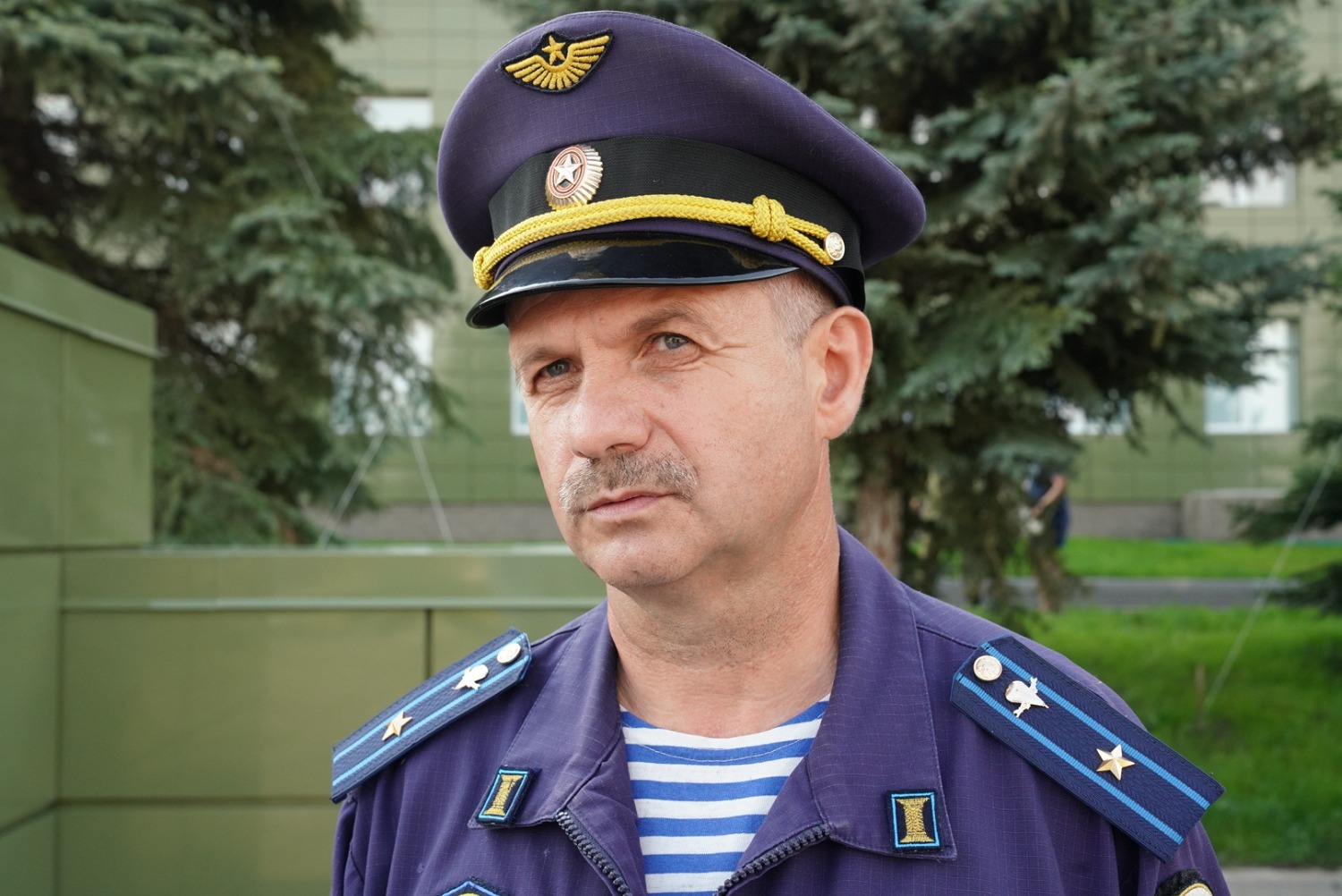 Олег Яровиков  Ветеран боевых действий Евгений Смирнов.