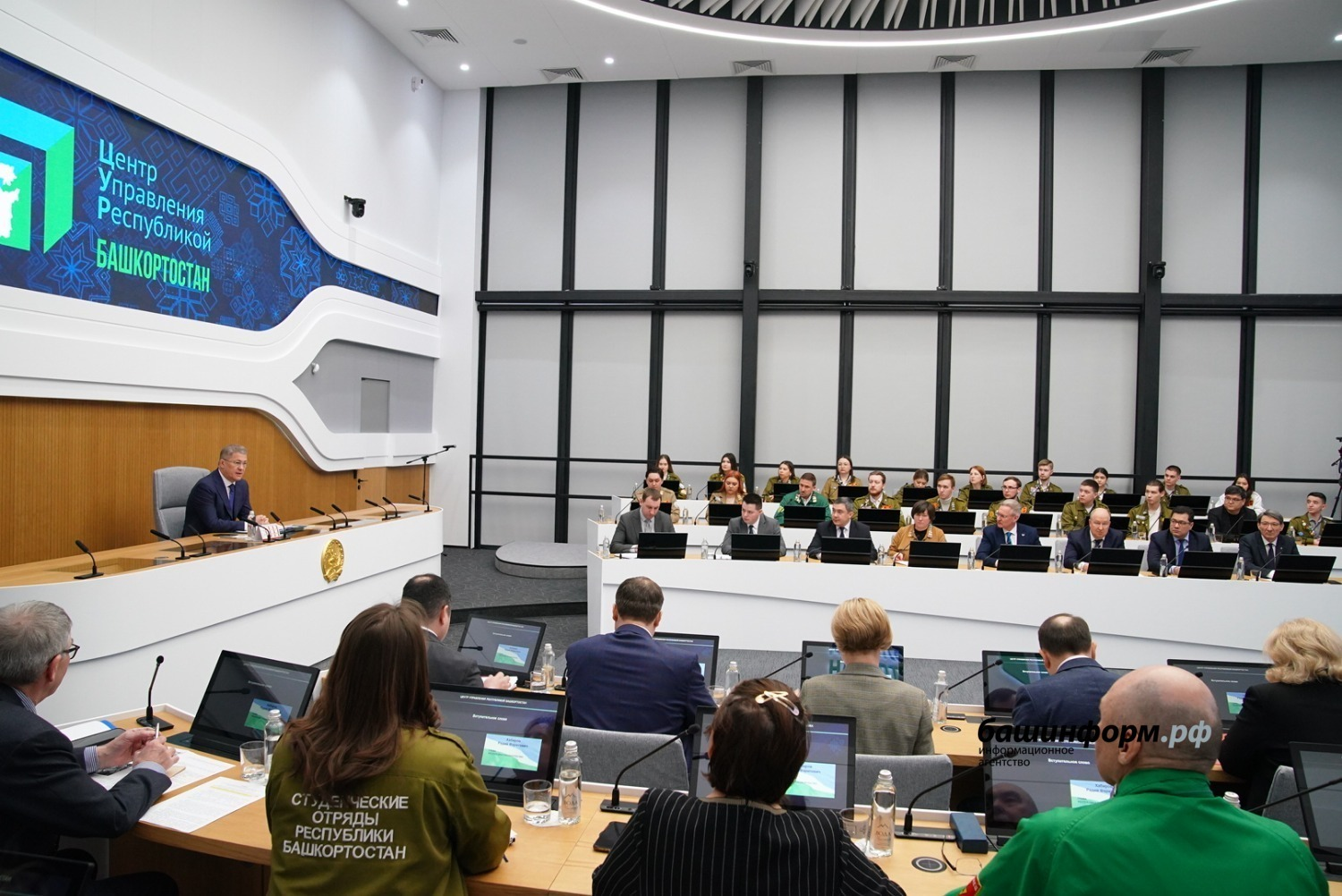 Олег Яровиков