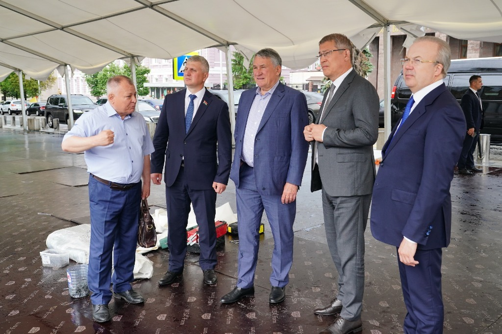 Олег Яровиков