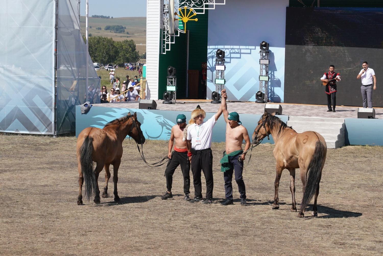 Олег Яровиков