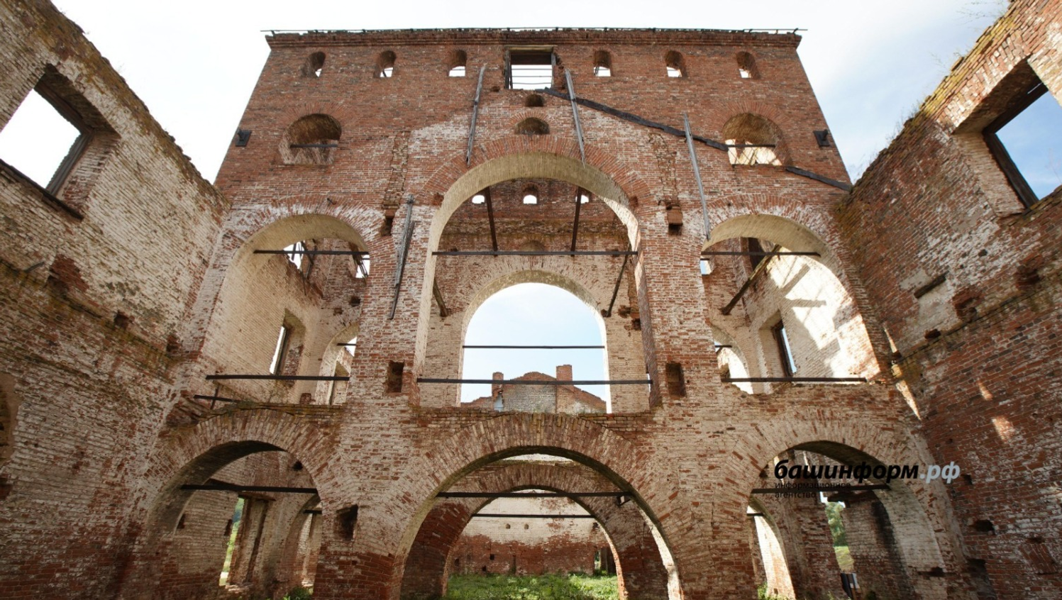 Олег Яровиков