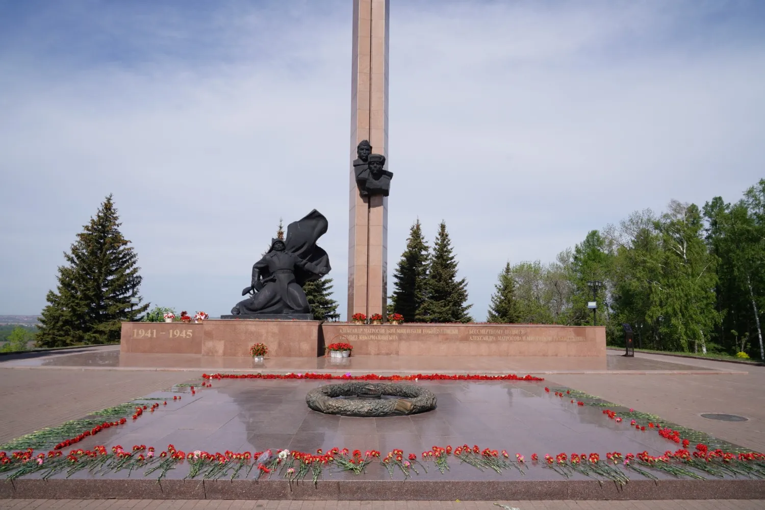 Олег Яровиков