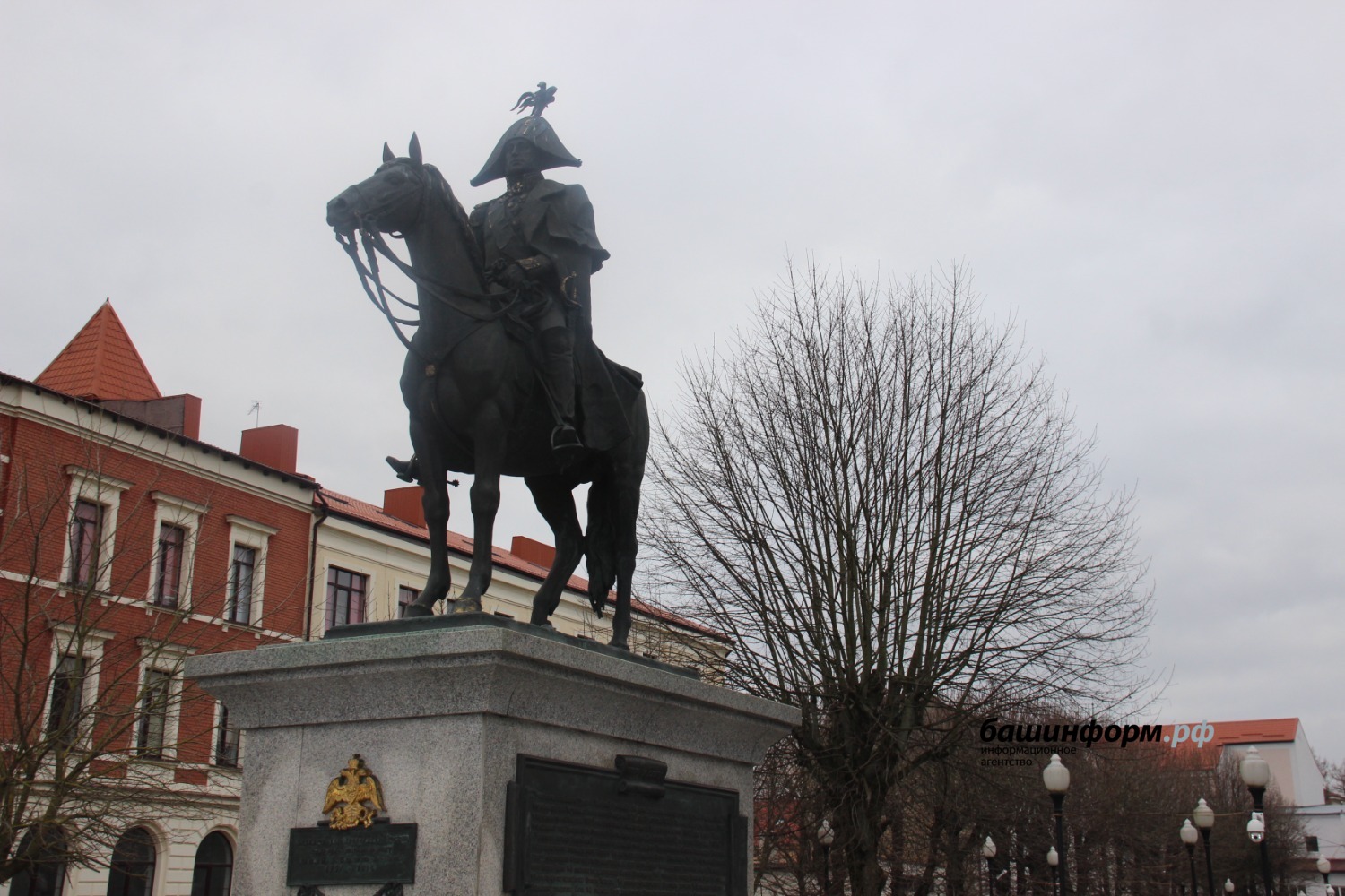 памятник Барклаю де Толли