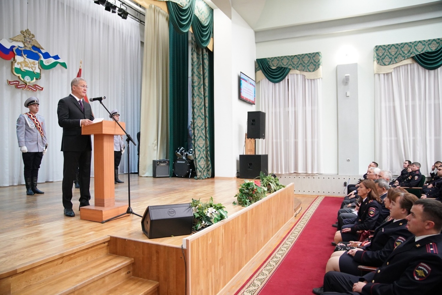 Олег Яровиков