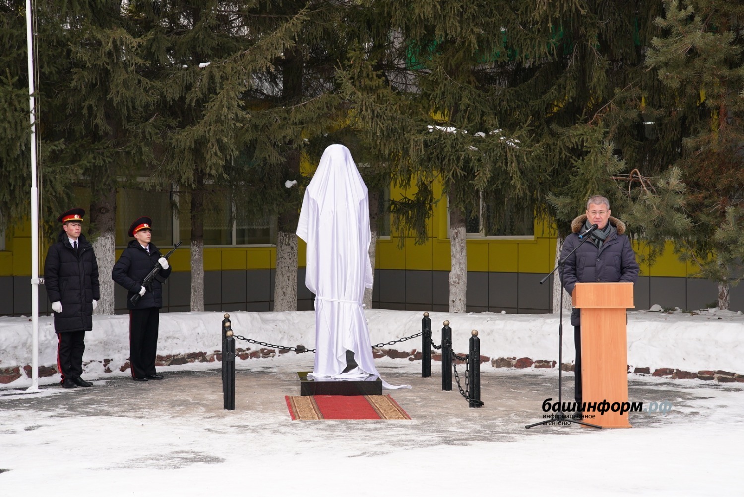 Олег Яровиков