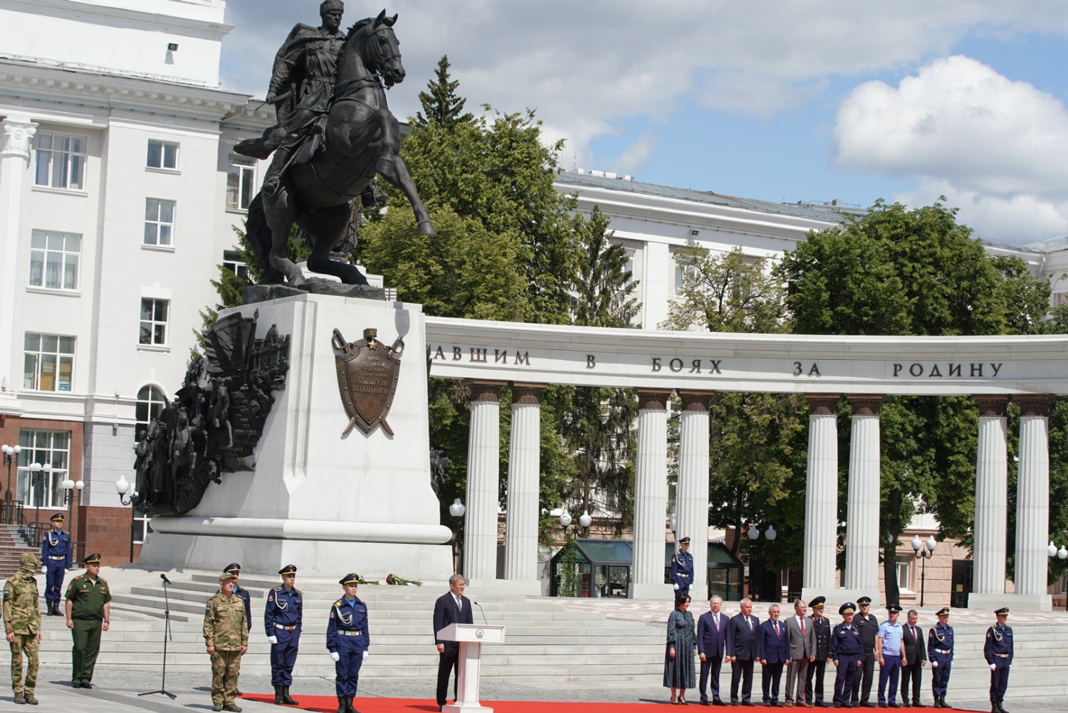 Олег Яровиков