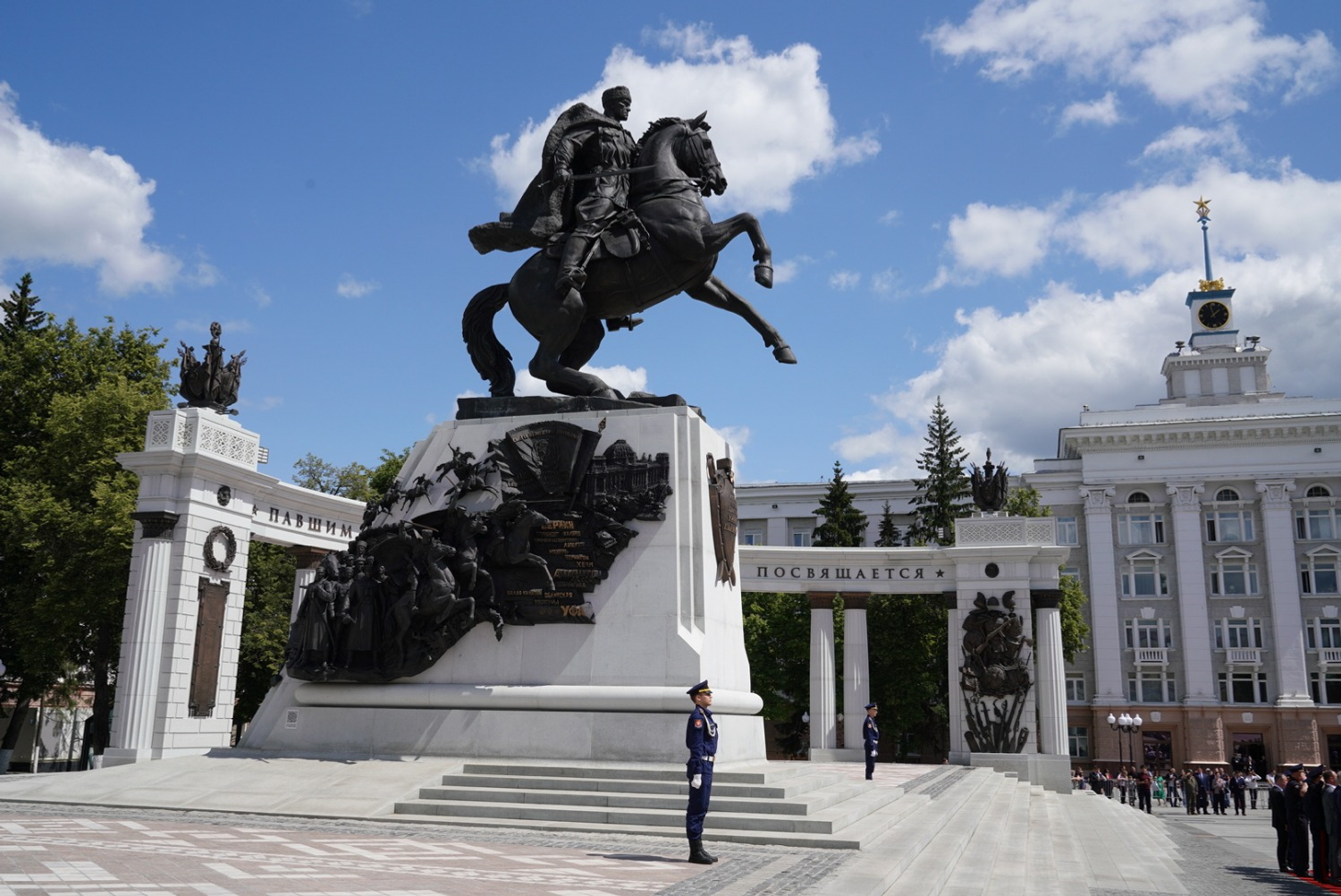 Олег Яровиков