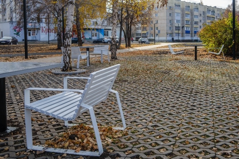 Ксения Склюева предоставлено ООО «ТД «ПОРЕВИТ» Плитка «Поревит колормикс» в парке Победы в Октябрьском