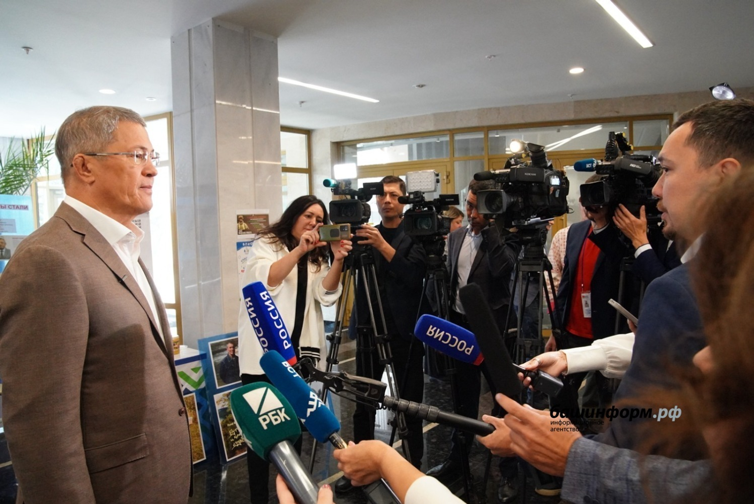 Олег Яровиков