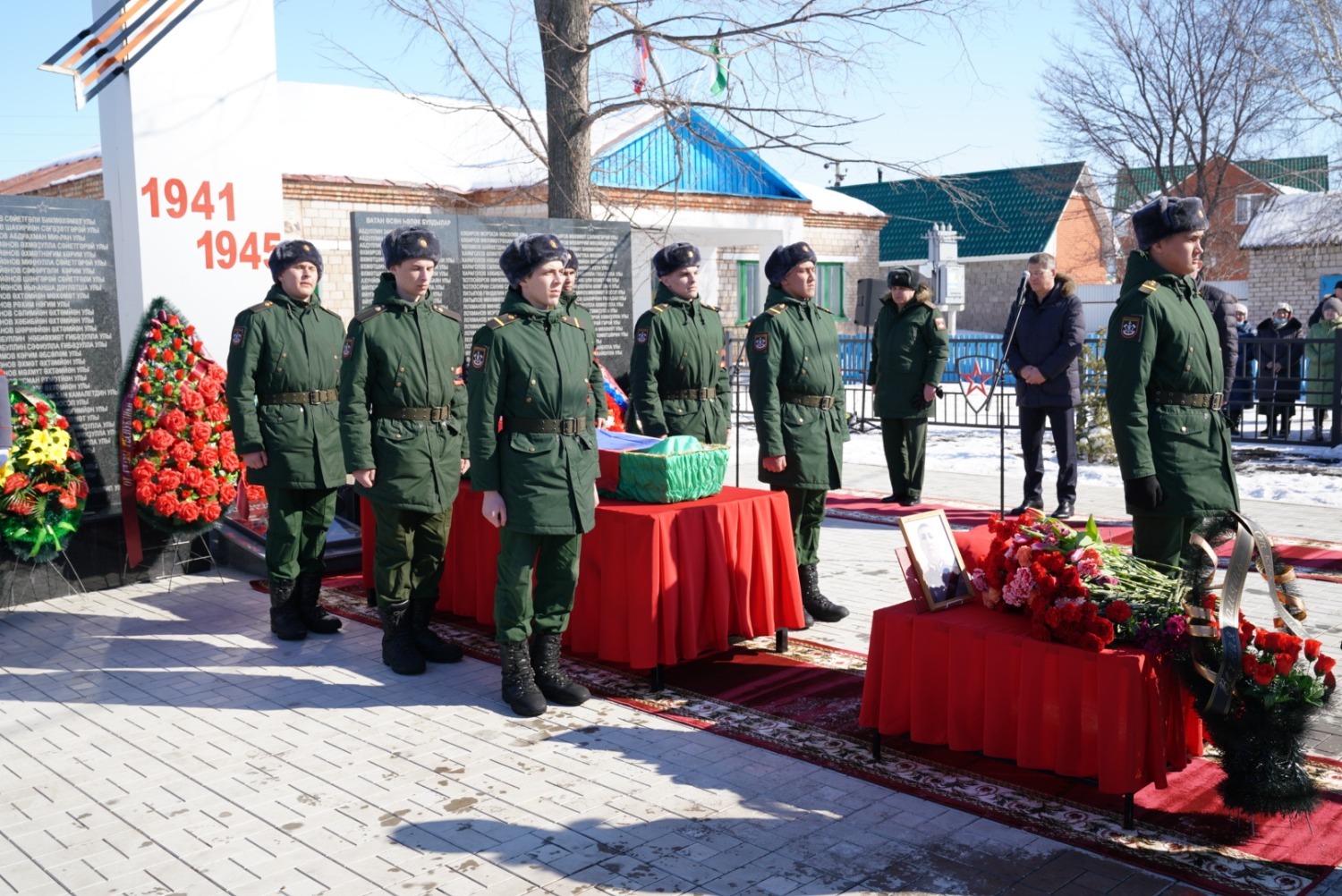 Олег Яровиков