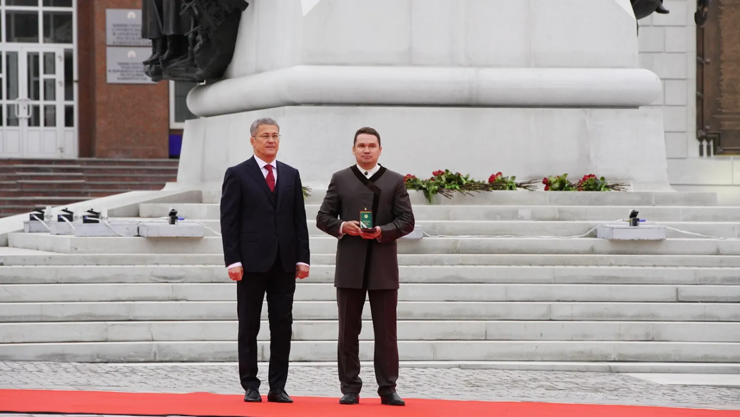 Олег Яровиков
