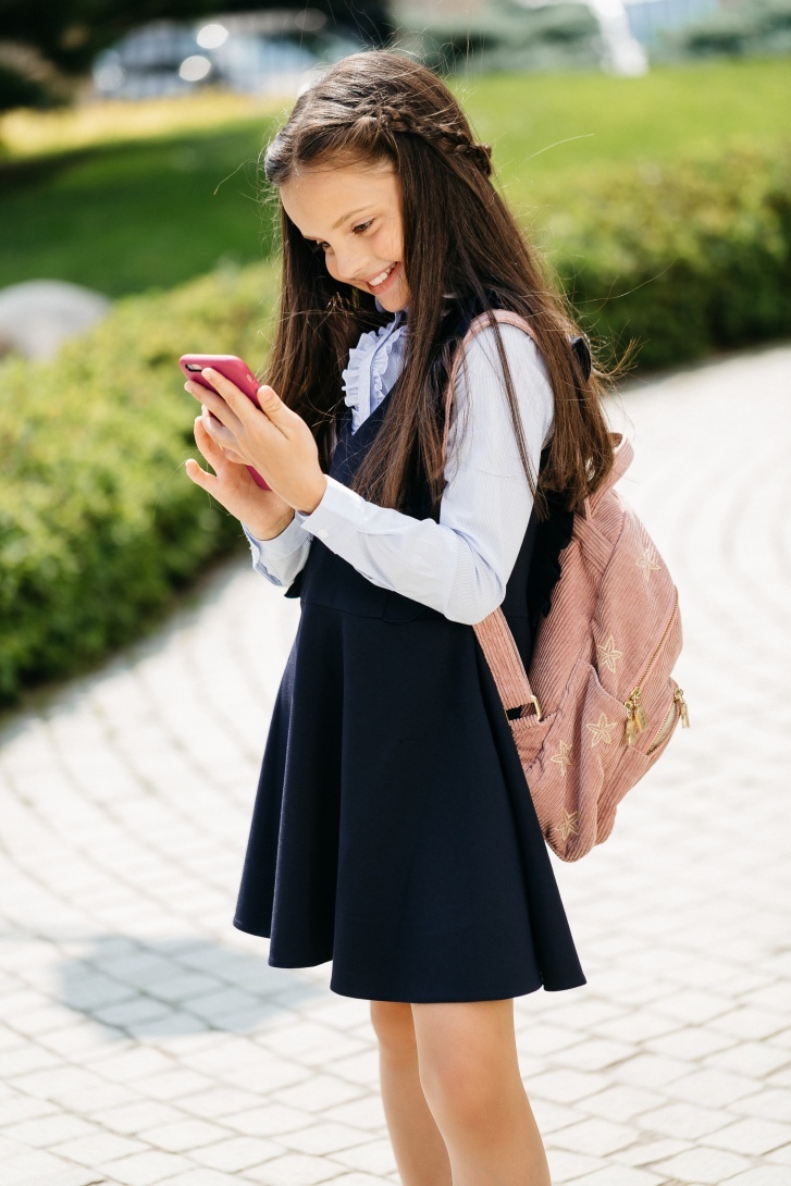 . Сарафан для девочки темно-синий (состав: вискоза 55%, полиэстер 30%, эластан 15%) Фото: «Пеплос»