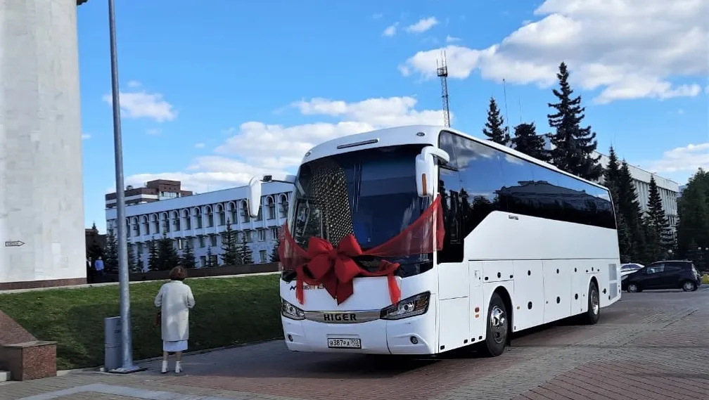 автор