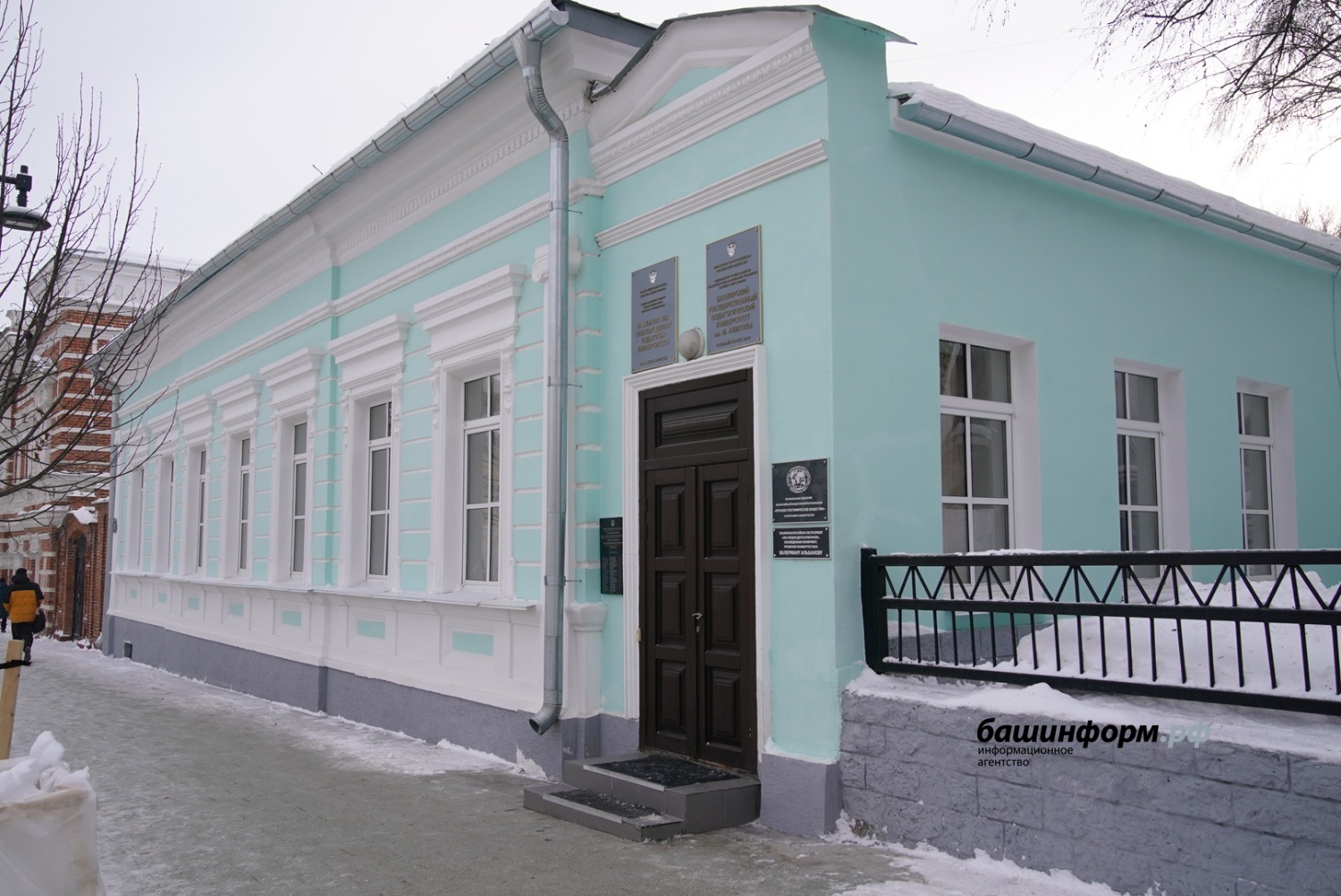 Олег Яровиков