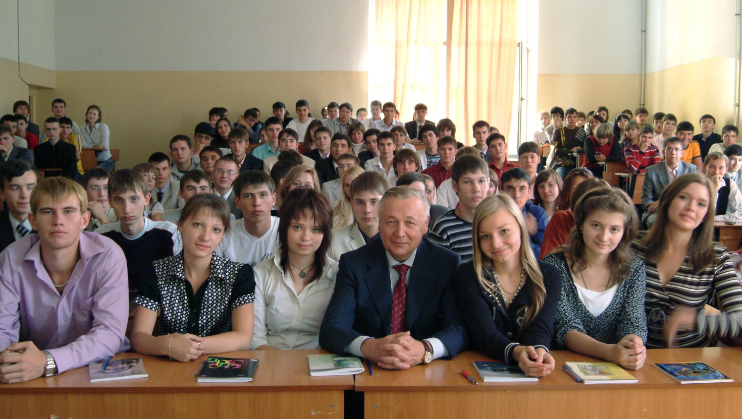 пресс-служба УГНТУ С первокурсниками УГНТУ