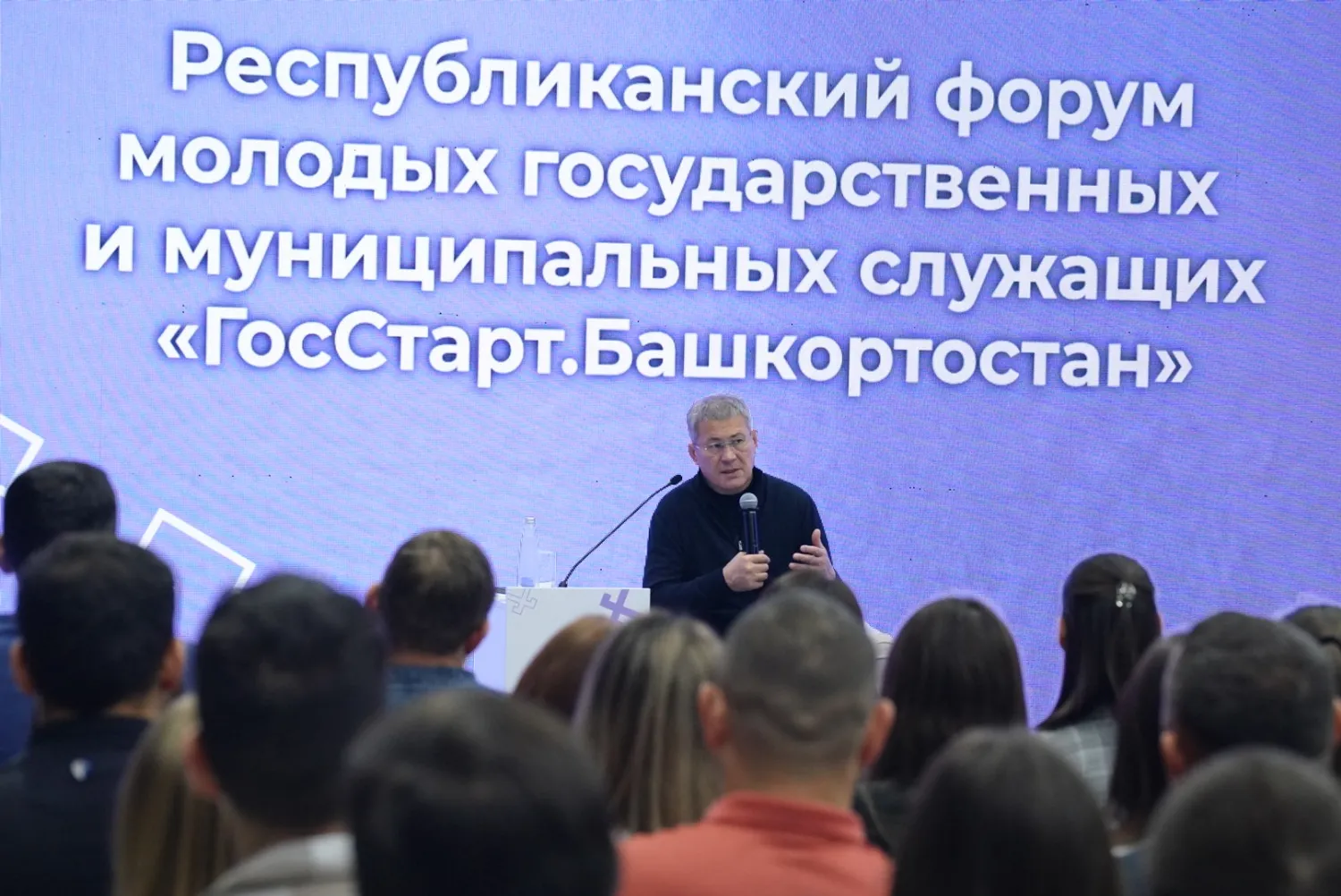 Олег Яровиков