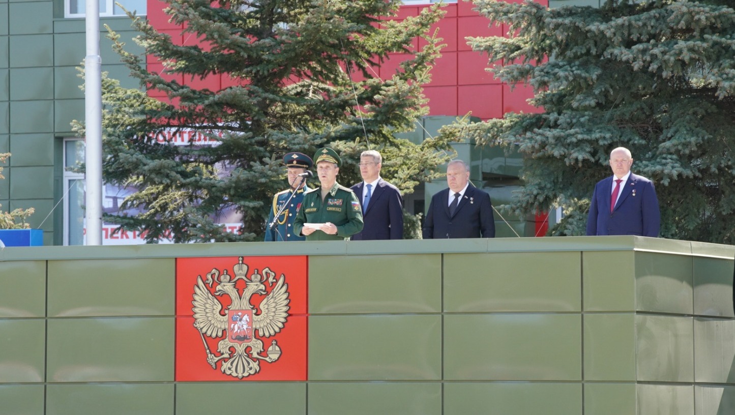 Олег Яровиков  Врио командующего войсками Центрального военного округа, генерал-майор Олег Брагин