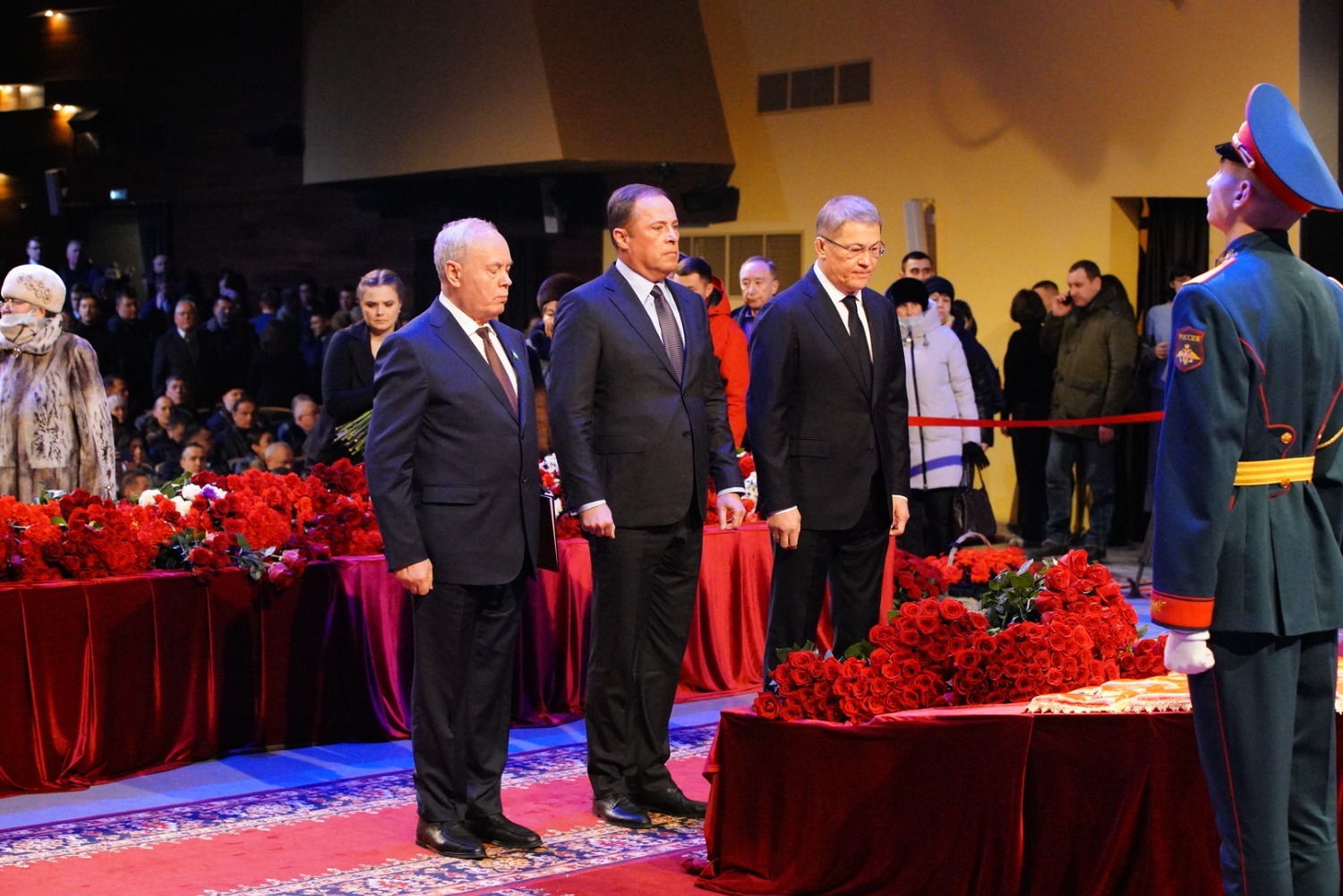 Олег Яровиков