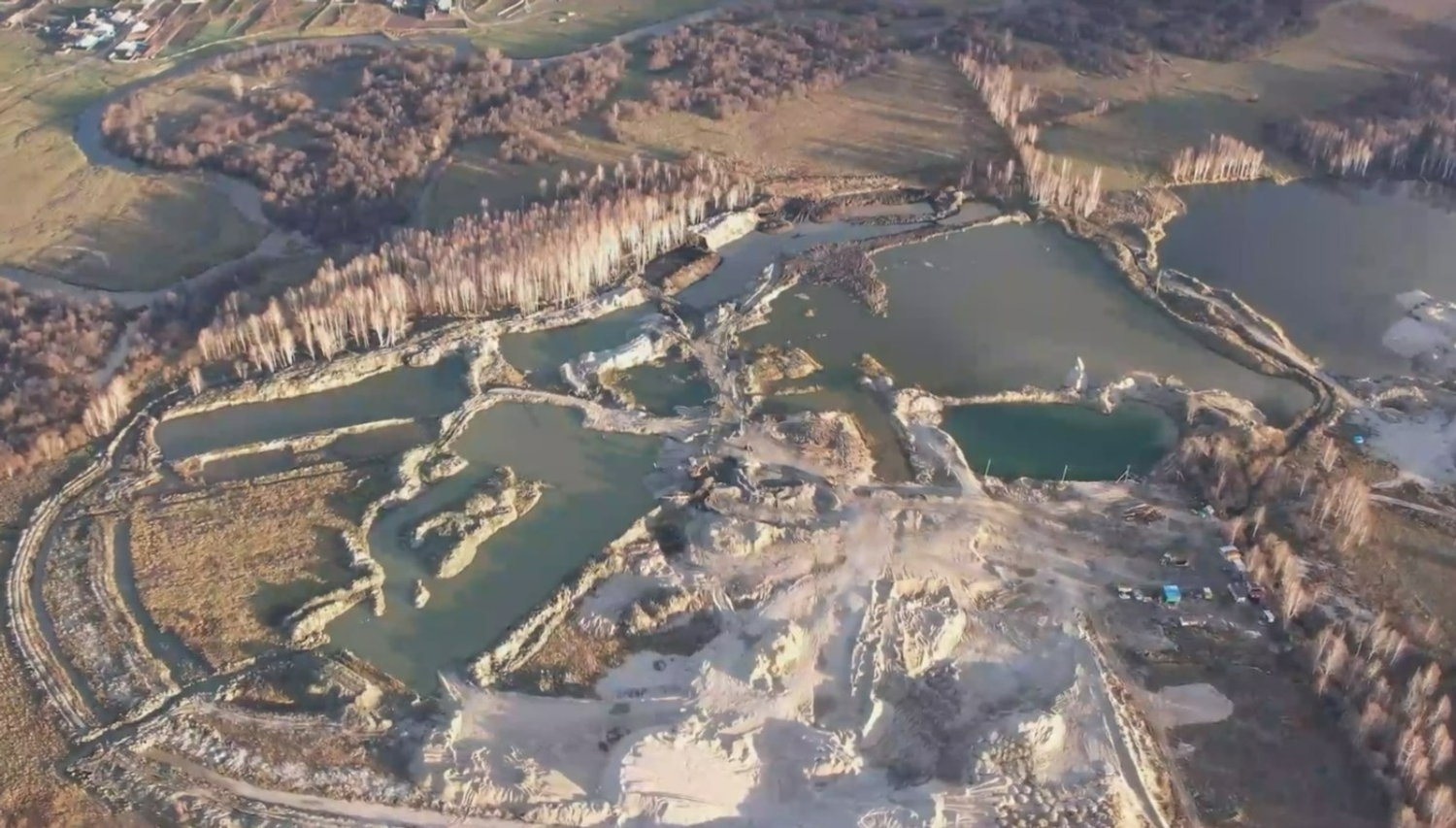 скриншот видео территория где велась незаконная добыча