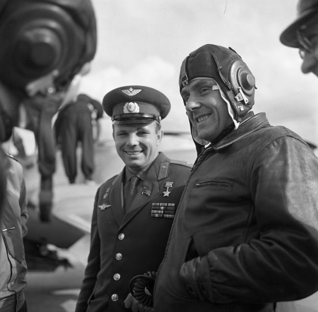 госкорпорация «Роскосмос» Юрий Гагарин и Владимир Комаров