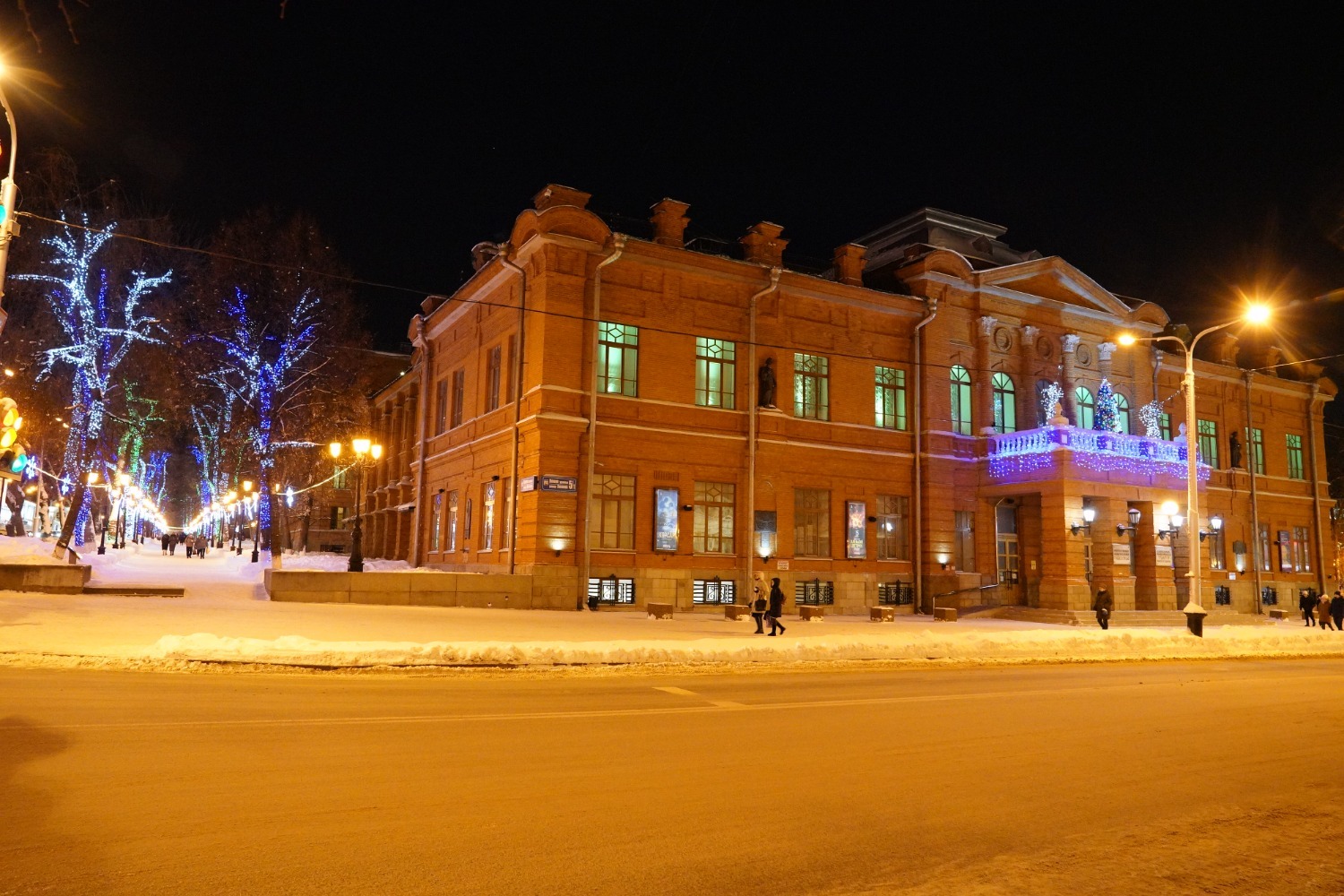 Олег Яровиков