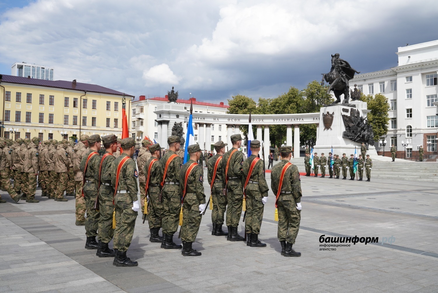Олег Яровиков