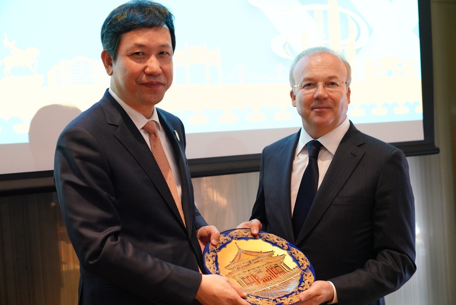 Олег Яровиков