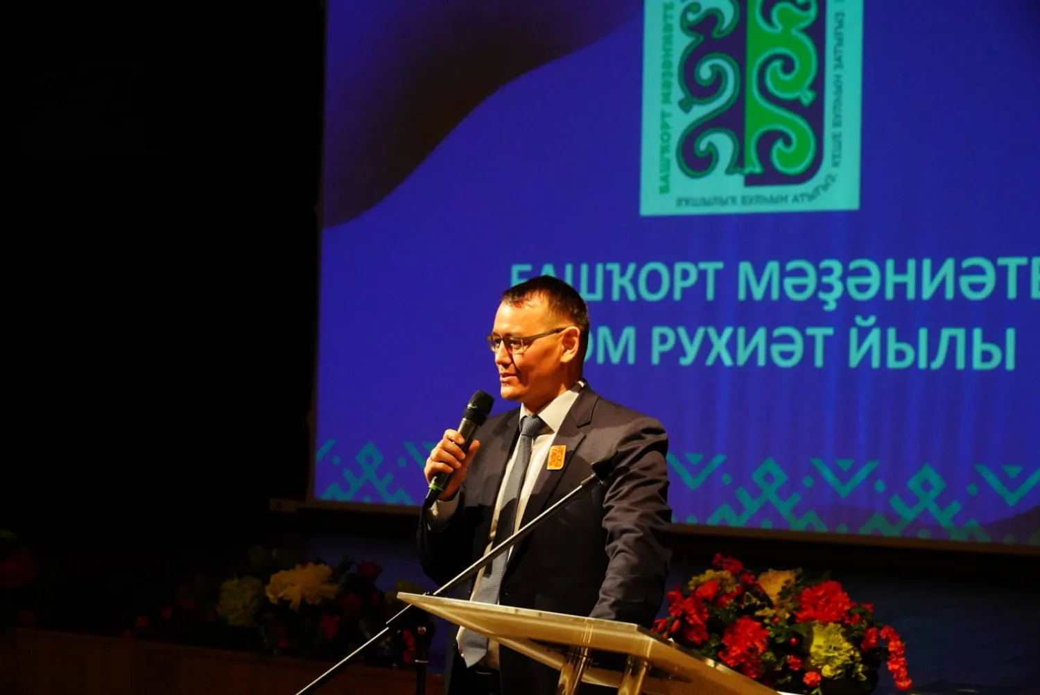 Олег Яровиков